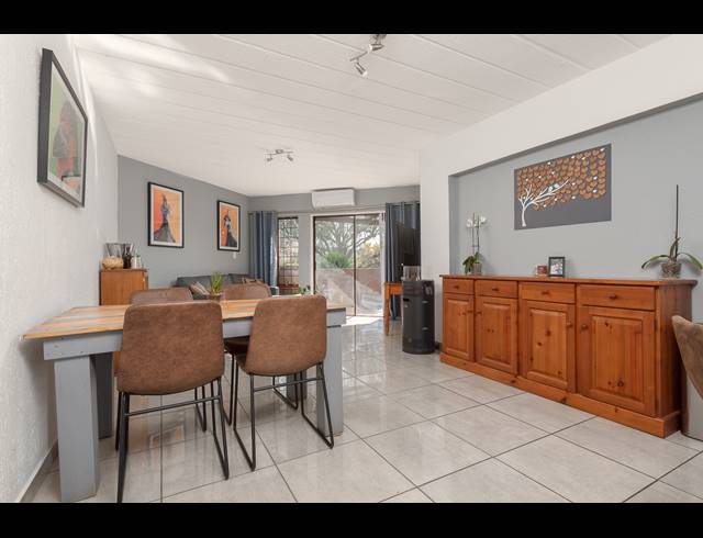 2 BEDROOM APARTMENT FOR SALE IN GLENVISTA